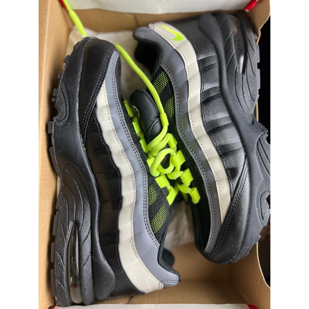 Nike Air Max 95 Boys 4.5Y Streetwear Retro Black Grey Volt Running Sneakers - Picture 10 of 11
